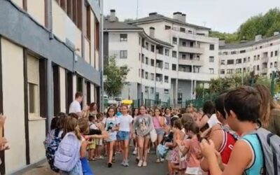 Ikasturteari agur, emozioz beteriko azken egunean